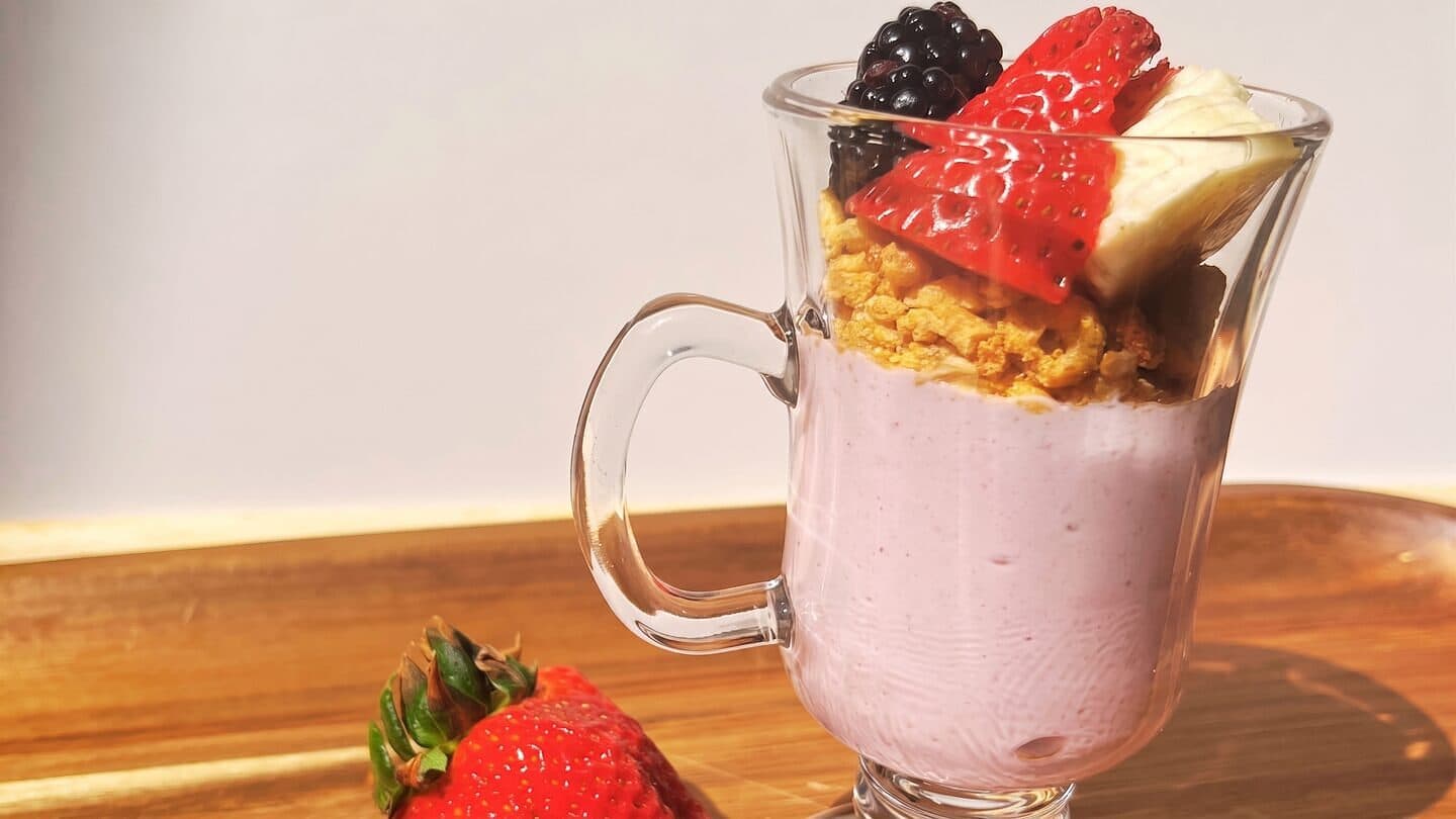 Parfait di yogurt e frutti di bosco